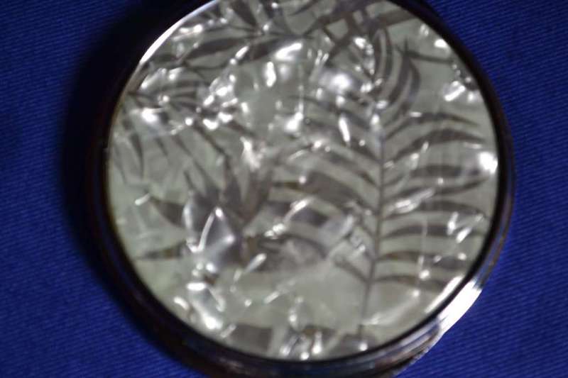 Mother of Pearl Design Double Mirror Compact