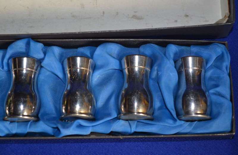 Louis Plate Boxed Salt and Pepper Shakers