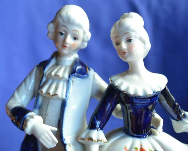 Vintage Porcelain Dancing Couple Revolving Musical  Figurine