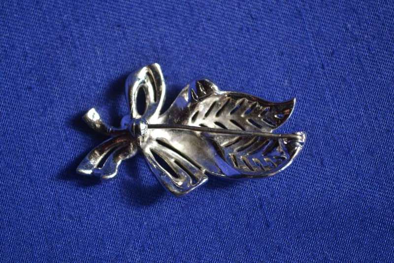 Assorted Vintage Brooches - 5 Pieces