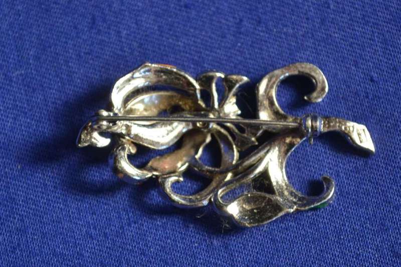 Assorted Vintage Brooches - 5 Pieces