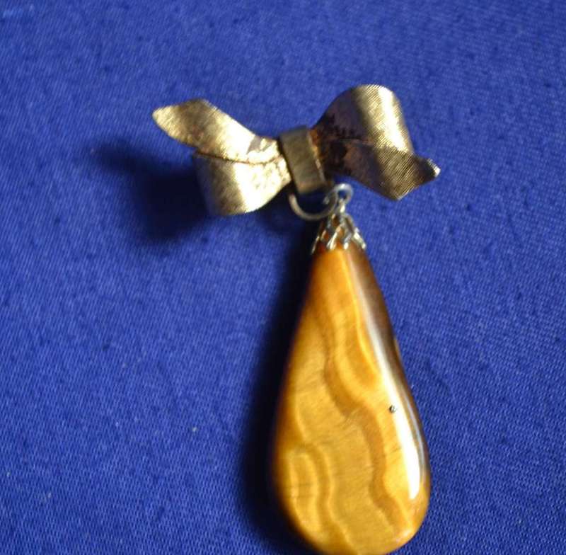 Assorted Vintage Brooches - 5 Pieces