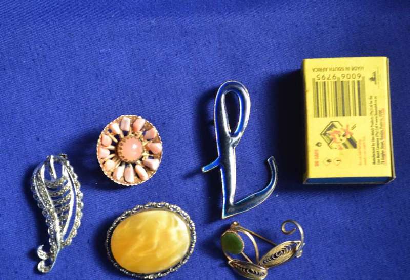 Assorted Vintage Brooches - 5 Pieces