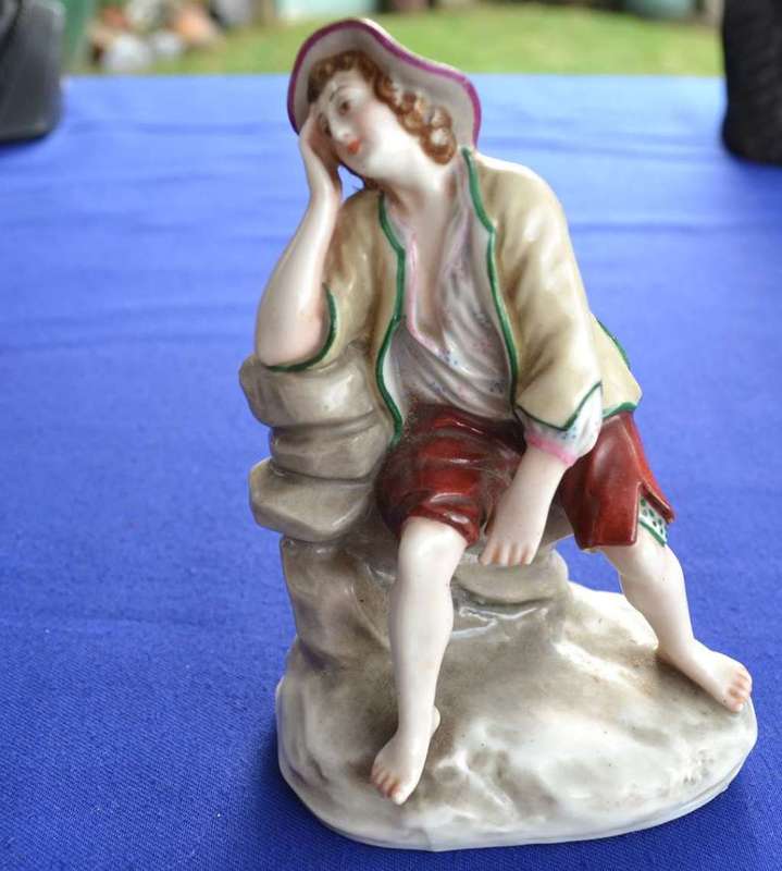 Capodimonte Small Vintage Porcelain figurine