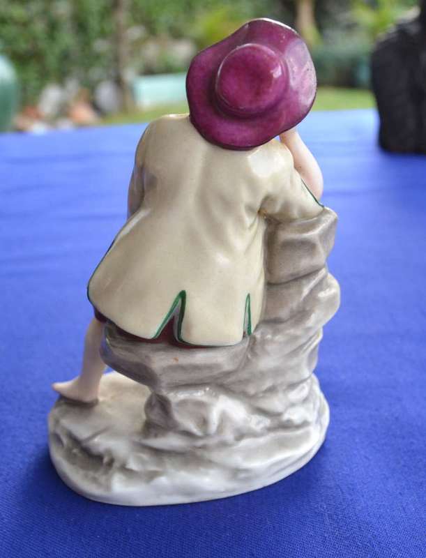 Capodimonte Small Vintage Porcelain figurine