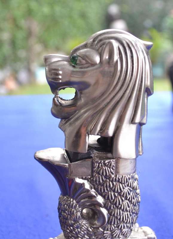 Vintage Pewter Singapore Merlion  Containing Six Merlion Cocktail forks