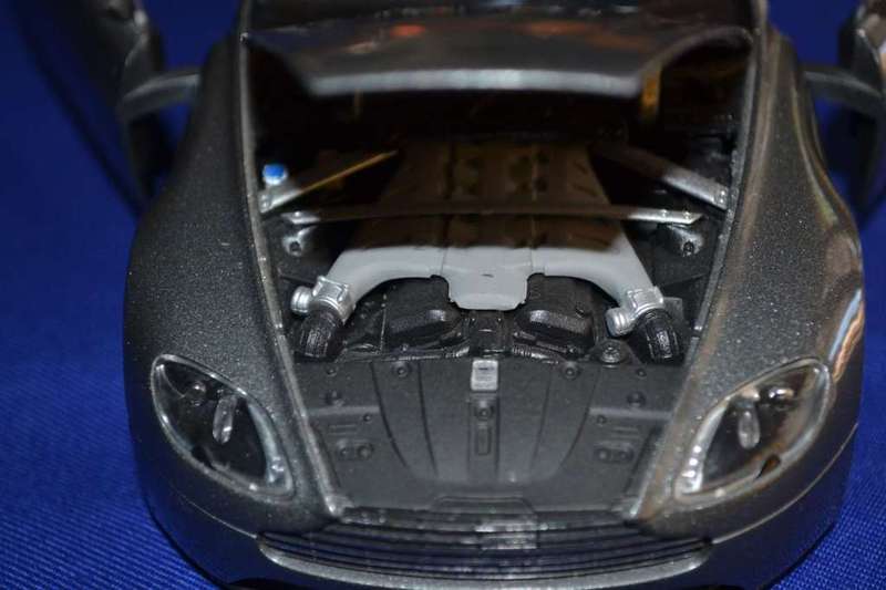 Welly James Bond 007  - Die another Day - Aston Martin V12 Model