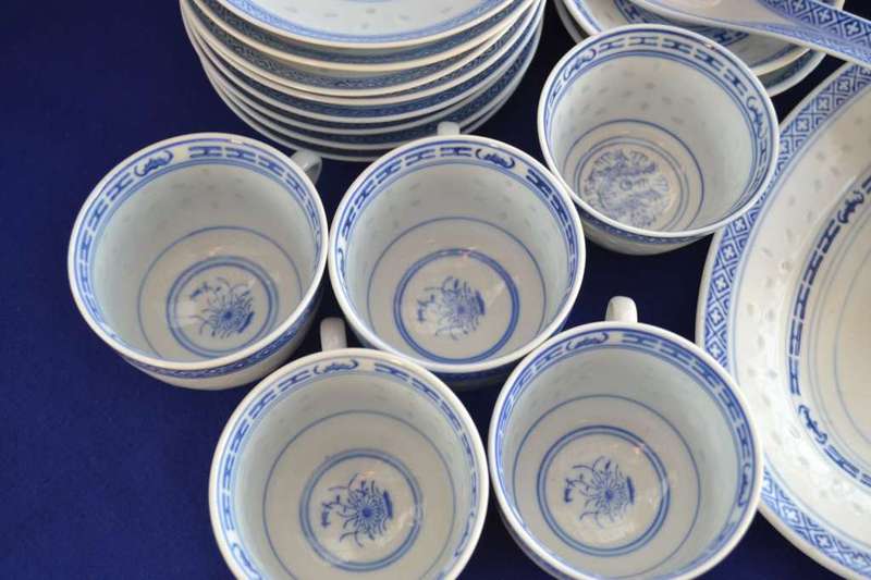 33 Piece Jindgezhen  Porcelain Blue and White Rice Grain Pattern Set