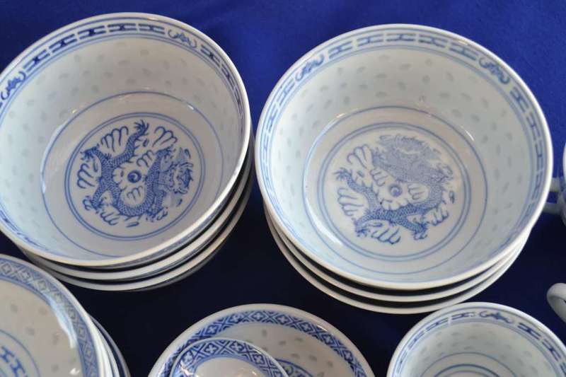 33 Piece Jindgezhen  Porcelain Blue and White Rice Grain Pattern Set