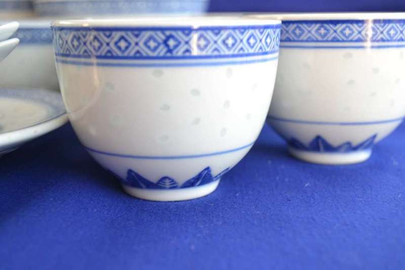33 Piece Jindgezhen  Porcelain Blue and White Rice Grain Pattern Set