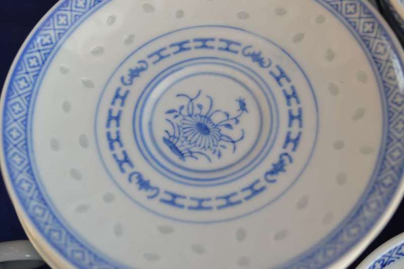 33 Piece Jindgezhen  Porcelain Blue and White Rice Grain Pattern Set