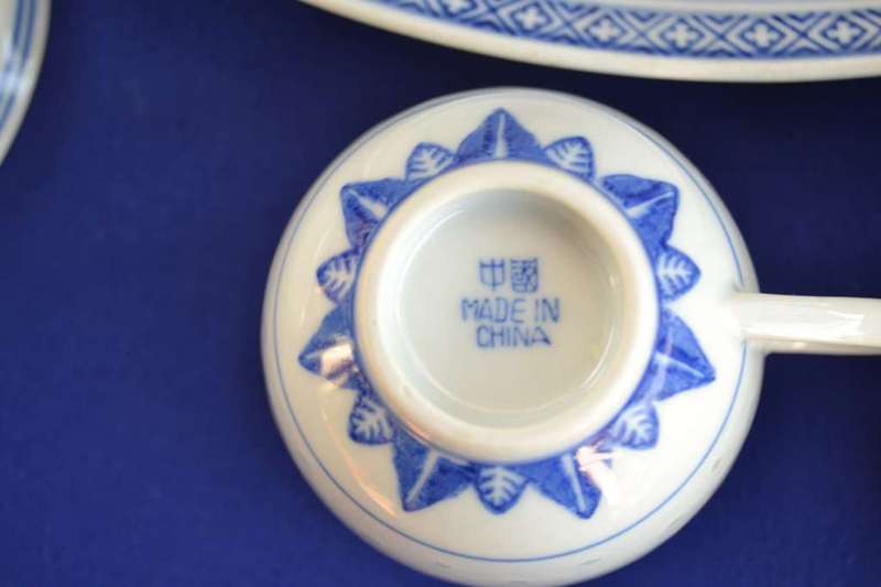 33 Piece Jindgezhen  Porcelain Blue and White Rice Grain Pattern Set