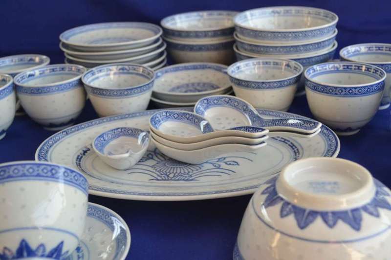33 Piece Jindgezhen  Porcelain Blue and White Rice Grain Pattern Set