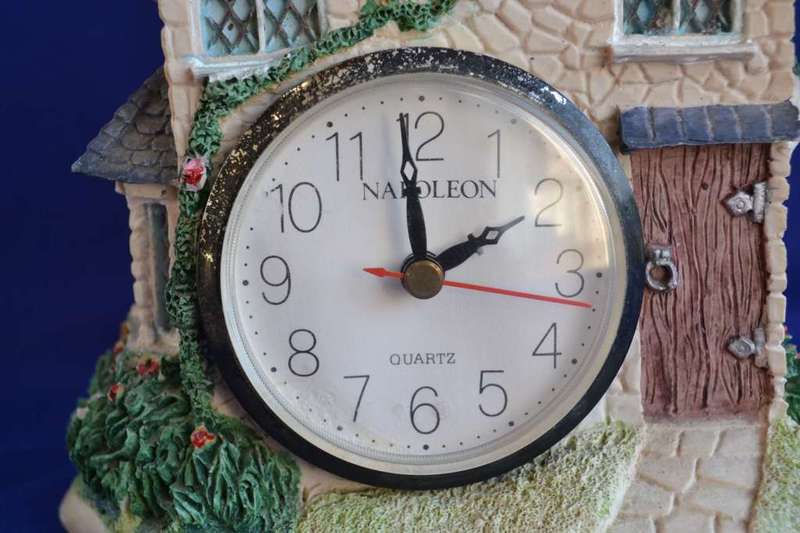 Napoleon Quartz Cottage Mantle Clock