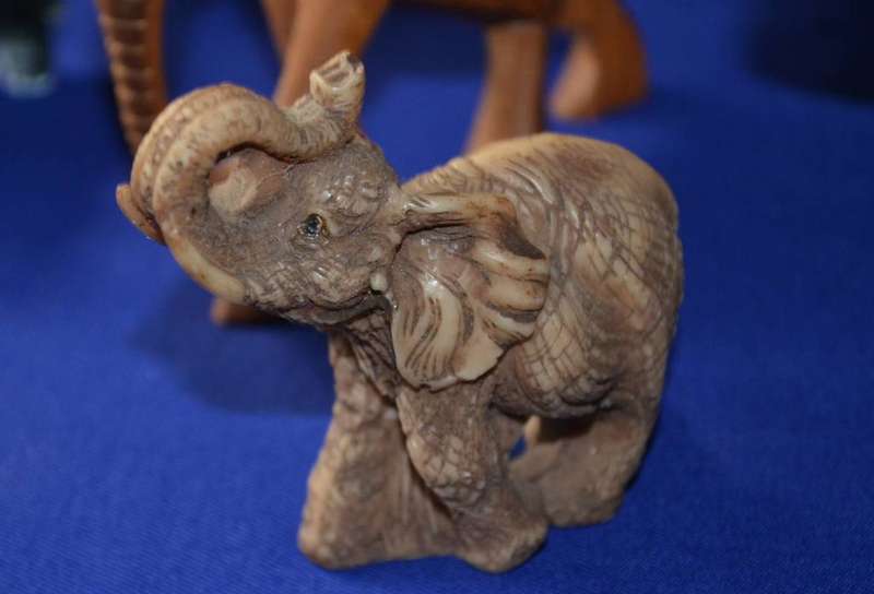 Collection of Elephant ornaments - Various Materials - 7 Pices