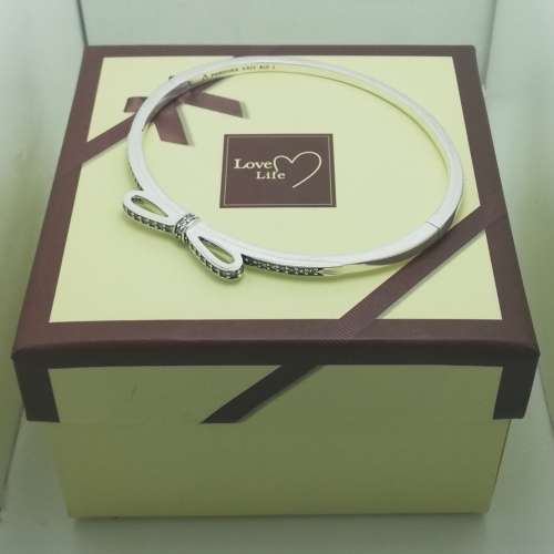 Pandora Sterling Silver Sparkling Bow Bangle (Size:3 -21 cm)