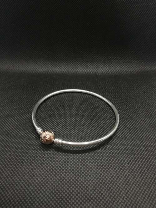 Sterling Silver Moments Bangle with Pandora Rose Clasp (Size:21cm)