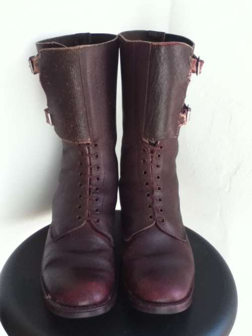 TALL VINTAGE MILITARY BOOTS SIZE 9
