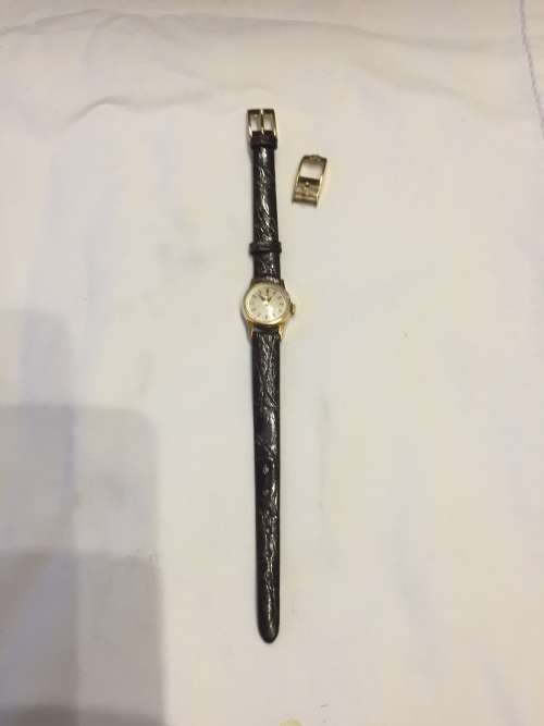 OMEGA LADIES WATCH VINTAGE IN FINE WORKING ORDER WIND-UP LEATHER STRAP