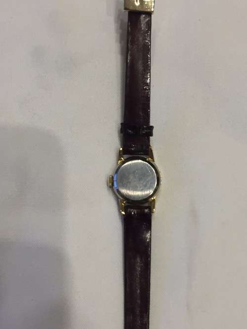 OMEGA LADIES WATCH VINTAGE IN FINE WORKING ORDER WIND-UP LEATHER STRAP
