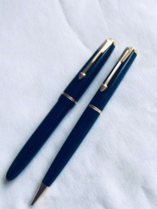 VINTAGE PARKER LADY DUOFOLD FOUNTAIN PEN & MECHANICAL PENCIL NAVY BLUE WITH GOLD TRIM