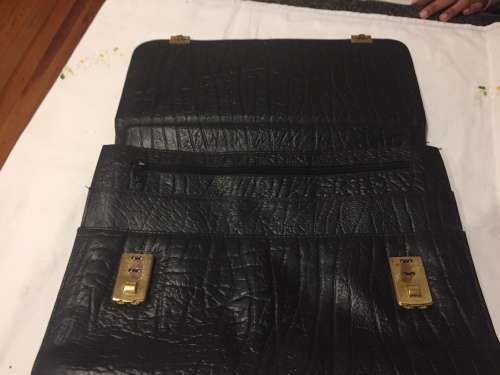 EXECUTIVE BUFFALO LEATHER SATCHEL/BAG IN VERY GOOD CONDITION