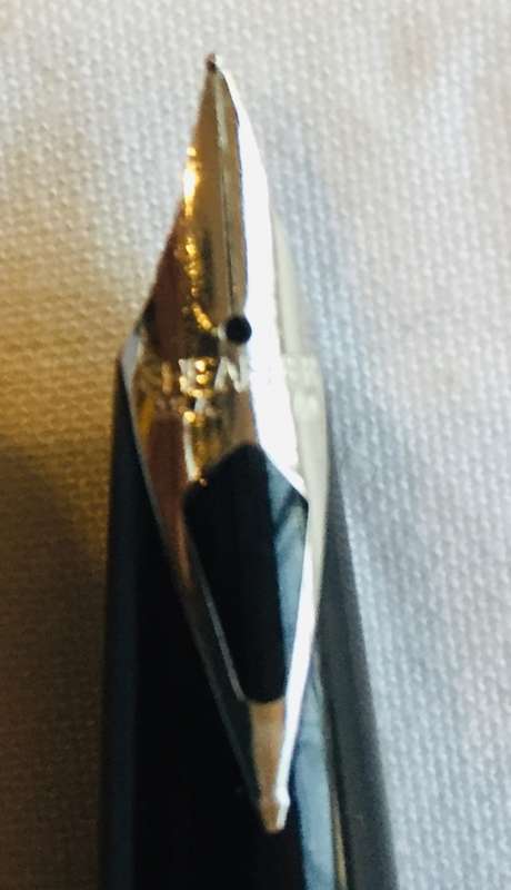 SHEAFFER WHITE DOT IMPERIAL 444 FOUNTAIN PEN IN BRUSHED SILVER FINISH WITH INLAID STEEL NIB - MINT