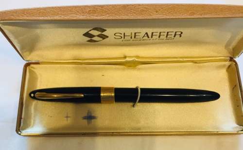 VINTAGE SHEAFFER WHITE DOT FOUNTAIN PEN BLACK WITH 14K GOLD NIB AND GOLD TRIM IN ORIGINAL BOX