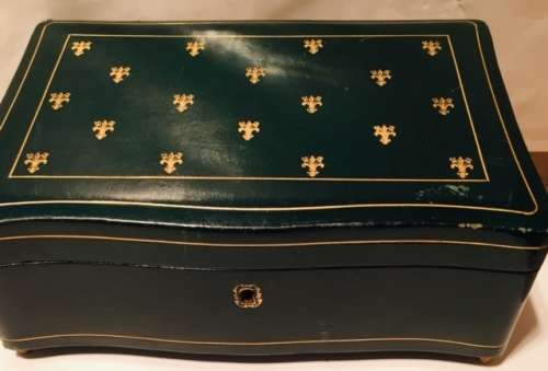 VINTAGE DARK GREEN JEWELRY/MUSIC BOX, GENUINE LEATHER WITH GILT EMBOSSED DETAIL, MADE IN ITALY