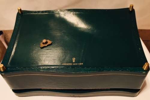VINTAGE DARK GREEN JEWELRY/MUSIC BOX, GENUINE LEATHER WITH GILT EMBOSSED DETAIL, MADE IN ITALY