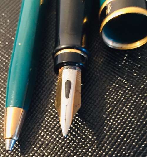 VINTAGE GREEN WATERMAN EXPERT FOUNTAIN PEN + GREEN WATERMAN PREFACE PENCIL+ WATERMAN LEATHER CASE