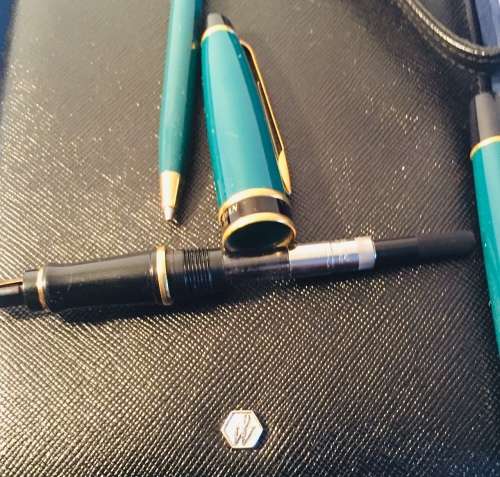 VINTAGE GREEN WATERMAN EXPERT FOUNTAIN PEN + GREEN WATERMAN PREFACE PENCIL+ WATERMAN LEATHER CASE