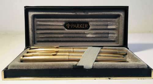 VINTAGE PARKER GOLD PLATED TRIO SET OF FOUNTAIN PEN, BALLPOINT PEN and PENCIL IN ROLLED GOLD IN BOX