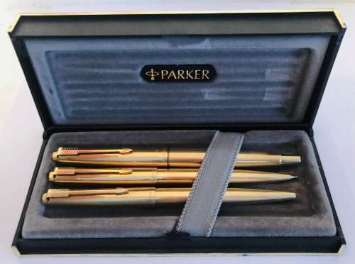 VINTAGE PARKER GOLD PLATED TRIO SET OF FOUNTAIN PEN, BALLPOINT PEN and PENCIL IN ROLLED GOLD IN BOX