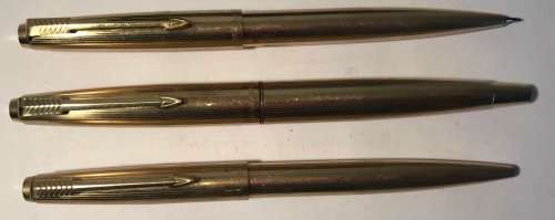 VINTAGE PARKER GOLD PLATED TRIO SET OF FOUNTAIN PEN, BALLPOINT PEN and PENCIL IN ROLLED GOLD IN BOX