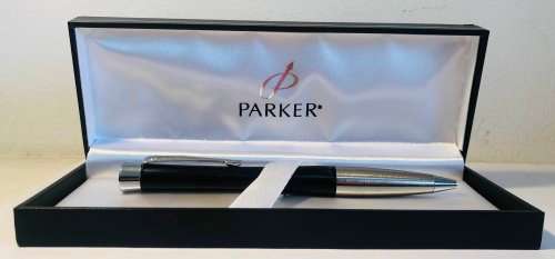 PARKER URBAN BLACK AND CHROME FINISH TRIM BALLPOINT PEN IN ORIGINAL BOX