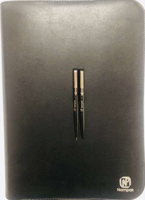 PARKER FLIGHTER BLACK BALLPOINT PEN AND PENCIL AND MATCHING BLACK  LEATHER FOLDER