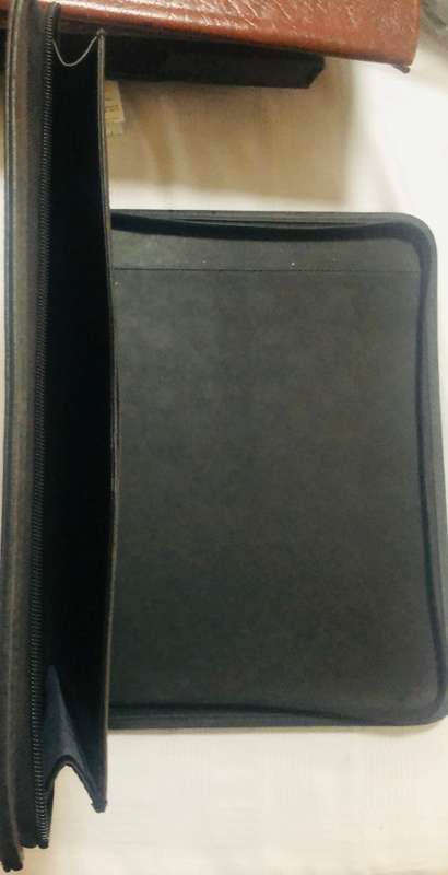 PARKER FLIGHTER BLACK BALLPOINT PEN AND PENCIL AND MATCHING BLACK  LEATHER FOLDER
