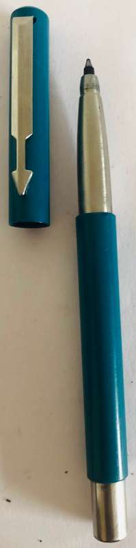 VINTAGE PARKER VECTOR BLUE-GREEN ROLLERBALL PEN IN EXCELLENT CONDITION