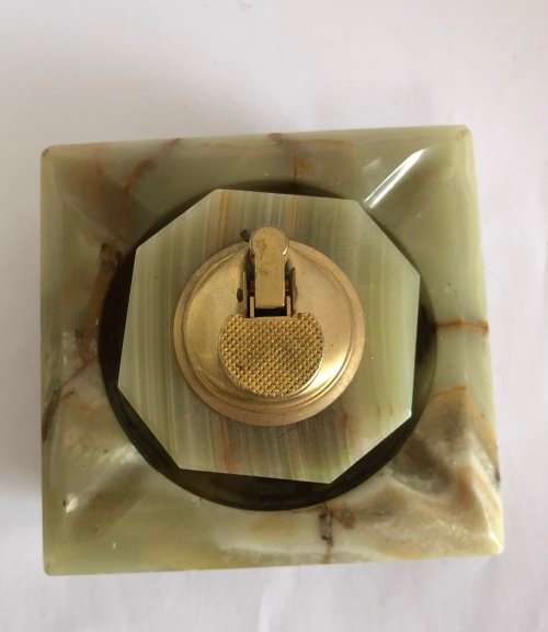 ONYX MATCHING ASHTRAY AND LIGHTER MADE IN ITALY IN EXCELLENT CONDITION
