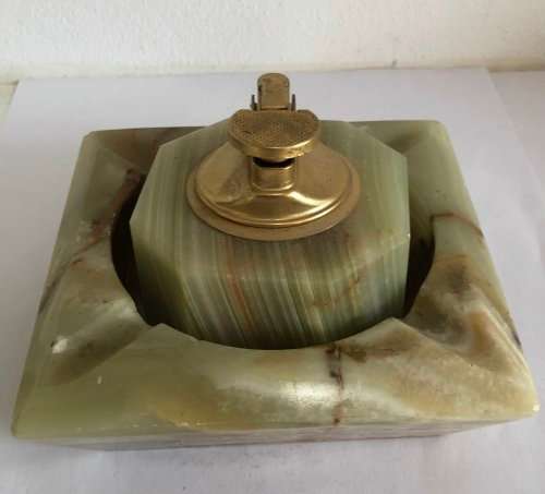 ONYX MATCHING ASHTRAY AND LIGHTER MADE IN ITALY IN EXCELLENT CONDITION