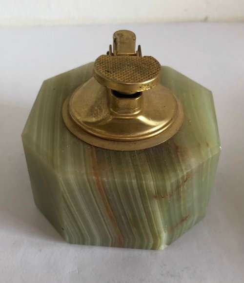 ONYX MATCHING ASHTRAY AND LIGHTER MADE IN ITALY IN EXCELLENT CONDITION