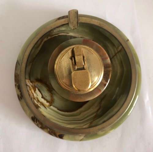 ONYX MATCHING LIGHTER AND ASHTRAY WITH BRASS DETAILING MADE IN ITALY IN EXCELLENT CONDITION