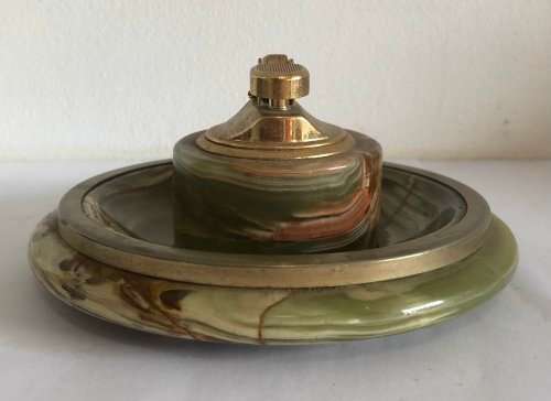 ONYX MATCHING LIGHTER AND ASHTRAY WITH BRASS DETAILING MADE IN ITALY IN EXCELLENT CONDITION