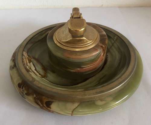 ONYX MATCHING LIGHTER AND ASHTRAY WITH BRASS DETAILING MADE IN ITALY IN EXCELLENT CONDITION