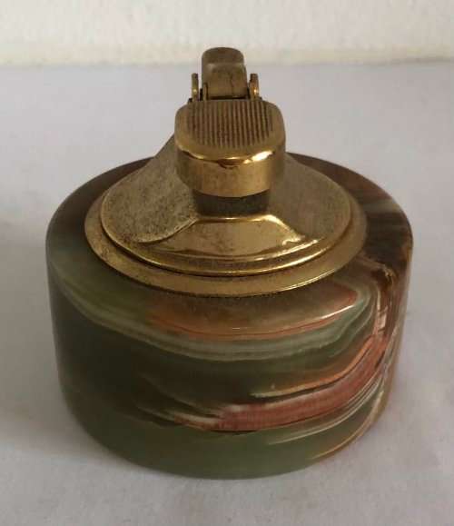 ONYX MATCHING LIGHTER AND ASHTRAY WITH BRASS DETAILING MADE IN ITALY IN EXCELLENT CONDITION