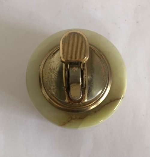 ONYX ROUND ASHTRAY AND LIGHTER MADE IN ITALY IN EXCELLENT CONDITION