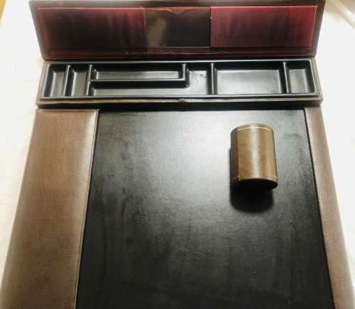 MATCHING BROWN LEATHER DESKTOP SET: DESKTOP CALENDAR HOLDER AND PEN HOLDER