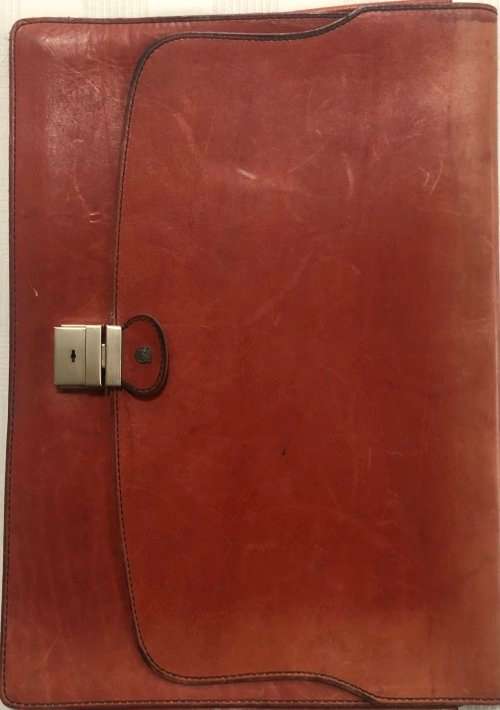 BROWN LEATHER FOLDER  IN EXCELLENT CONDITION