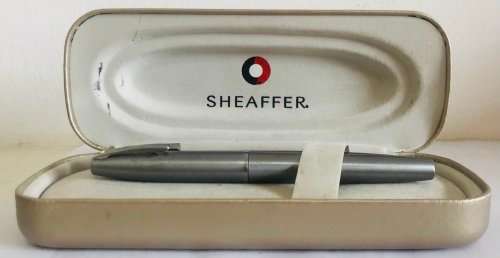 SHEAFFER SILVER FOUNTAIN PEN AND BALLPOINT PEN IN ORIGINAL BOX IN EXCELLENT CONDITION